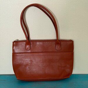 Hobo International Leather Handbag with Zip Closure In Cognac Brown